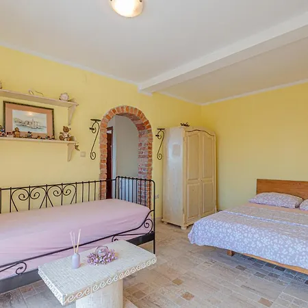 Folk Apartment